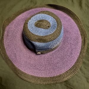 Jaclyn Smith floppy hat